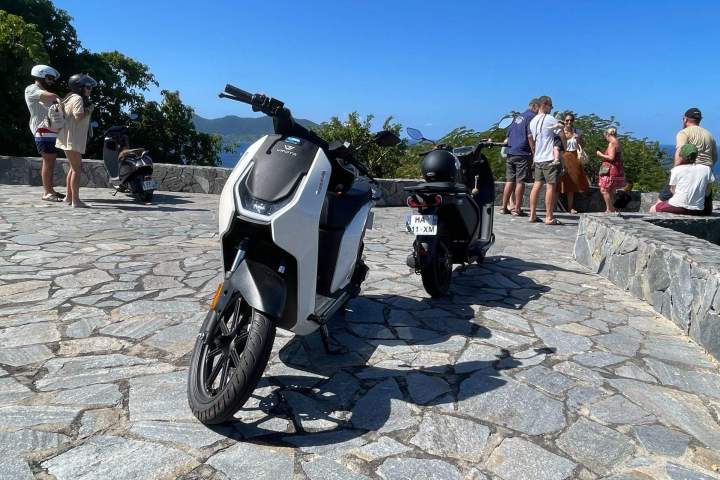 Véhicules écologique Les Saintes