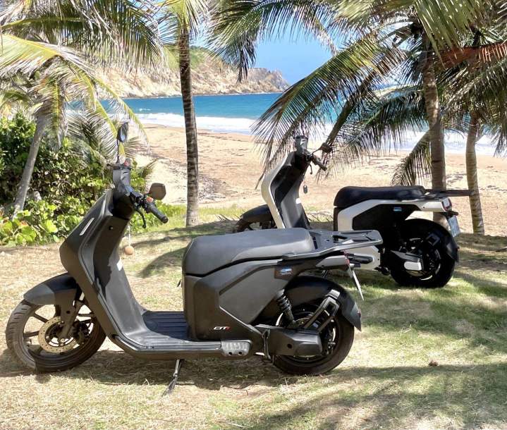 Scooter électrique à louer Les Saintes